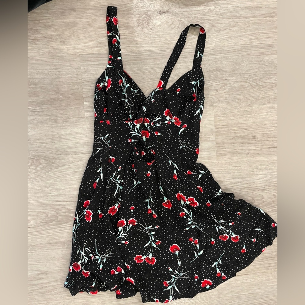 FREE PEOPLE Cute Black & Red Floral Dress w/ peephole twisted back. - Picture 5 of 12